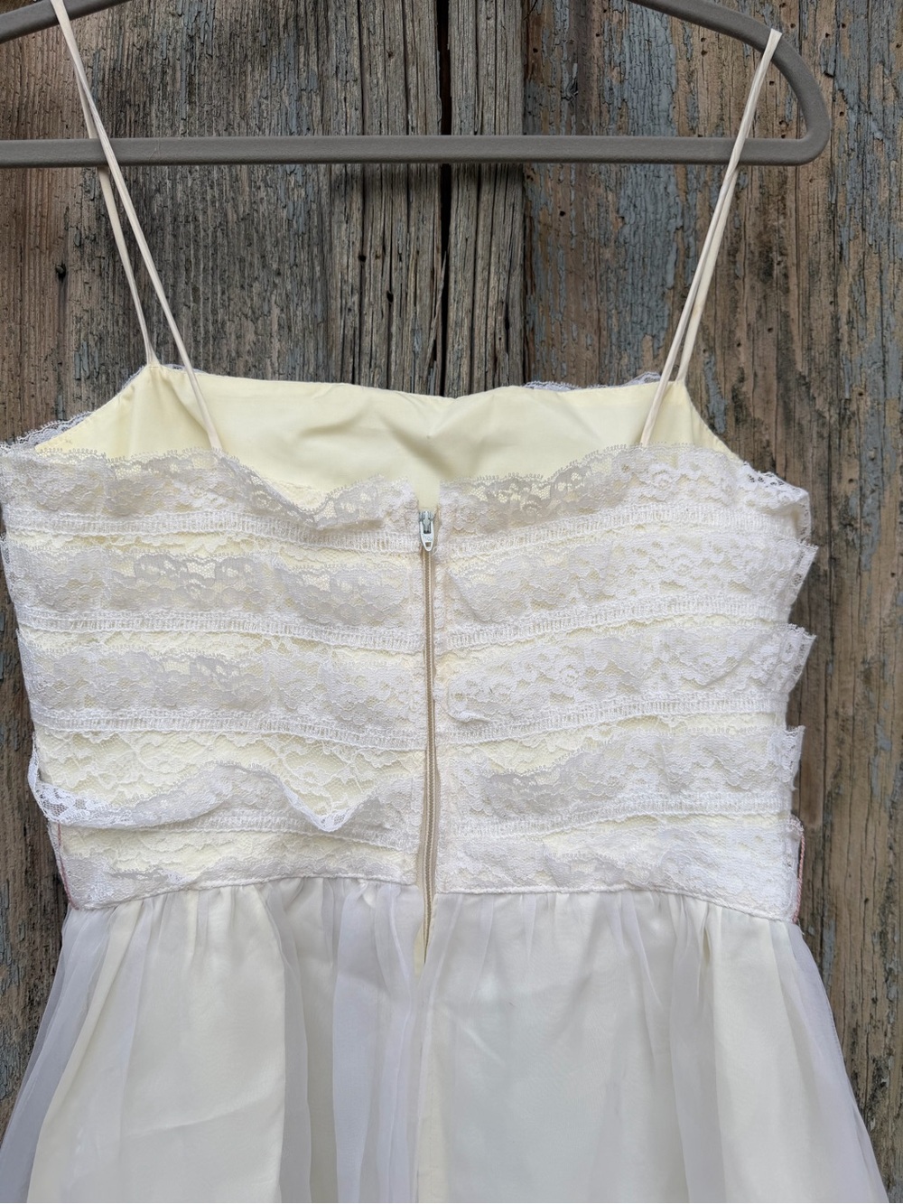 Beautiful VINTAGE CRÈME DRESS - Picture 15 of 15